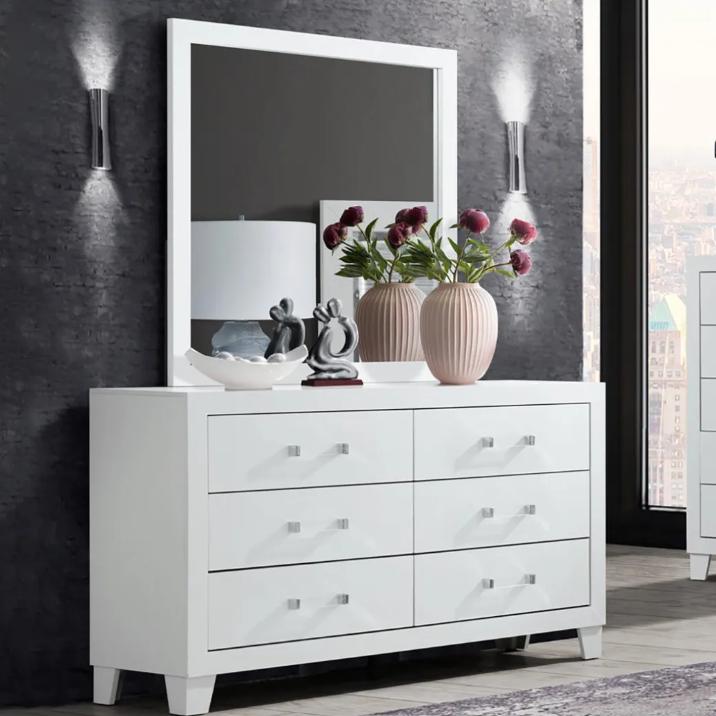 Luccia Mirror