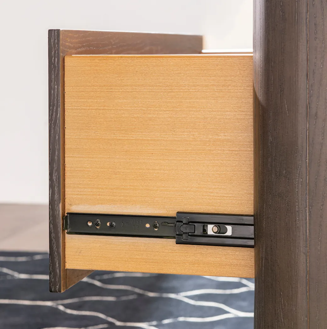 Outlook Dresser