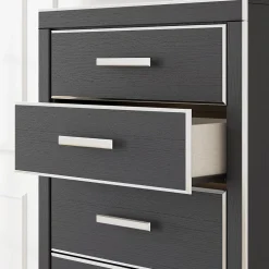 Zuraleus Chest